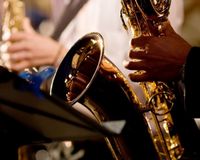 「耳にさわる音楽」など乱れる日本語エピソードが続出中