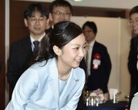 佳子さま、秋篠宮さまとの「父娘デート」でツンデレ