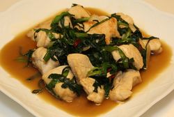 鶏肉とにらのピリ辛にんにく炒め