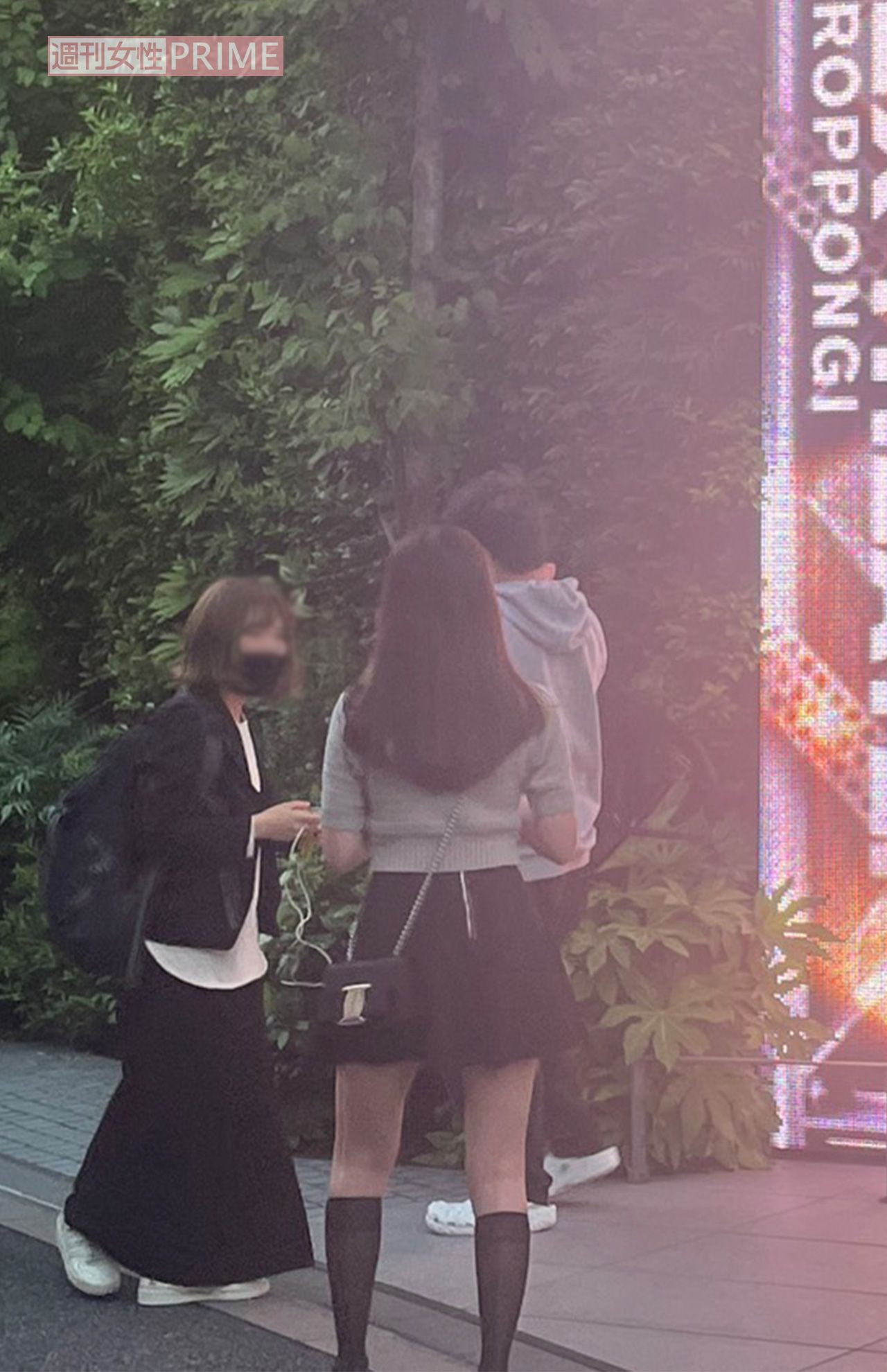 2024年5月、『さらば青春の光』単独ライブの会場前でファンサービスをする『ラランド』ニシダ