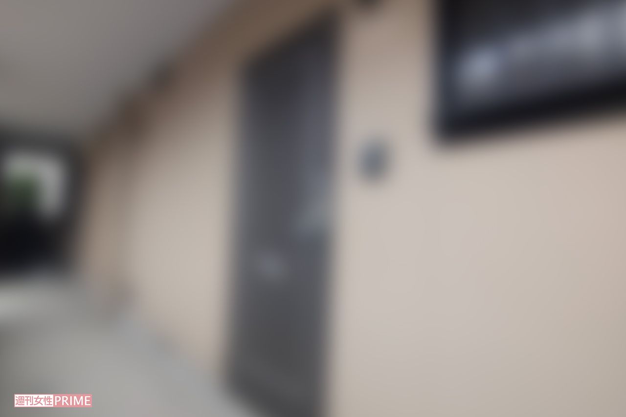 事件現場となった川口市のマンション。「旦那さんは無職でしたが、白いベンツを乗り回していましたね」（同マンションの住民）