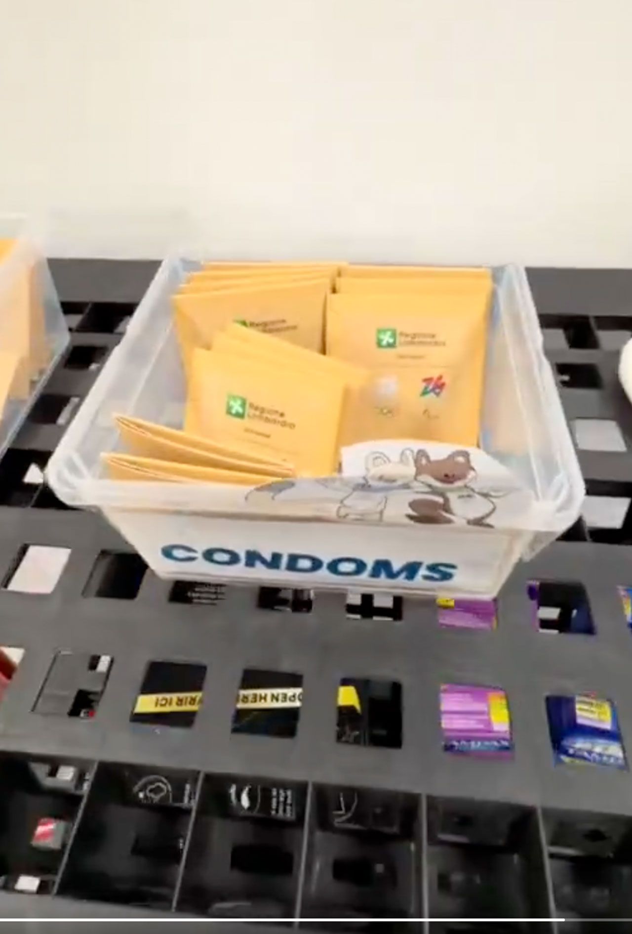 海外の選手が公開した、ミラノ・コルティナ五輪の選手村で無料配布されいるコンドーム