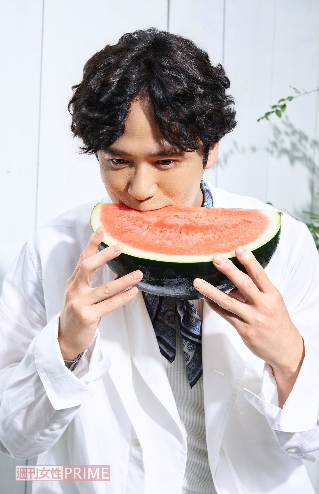 稲垣吾郎　撮影／廣瀬靖士　ヘアメイク／金田順子　スタイリスト／黒澤彰乃　衣装協力／レアセル/（株）タートル