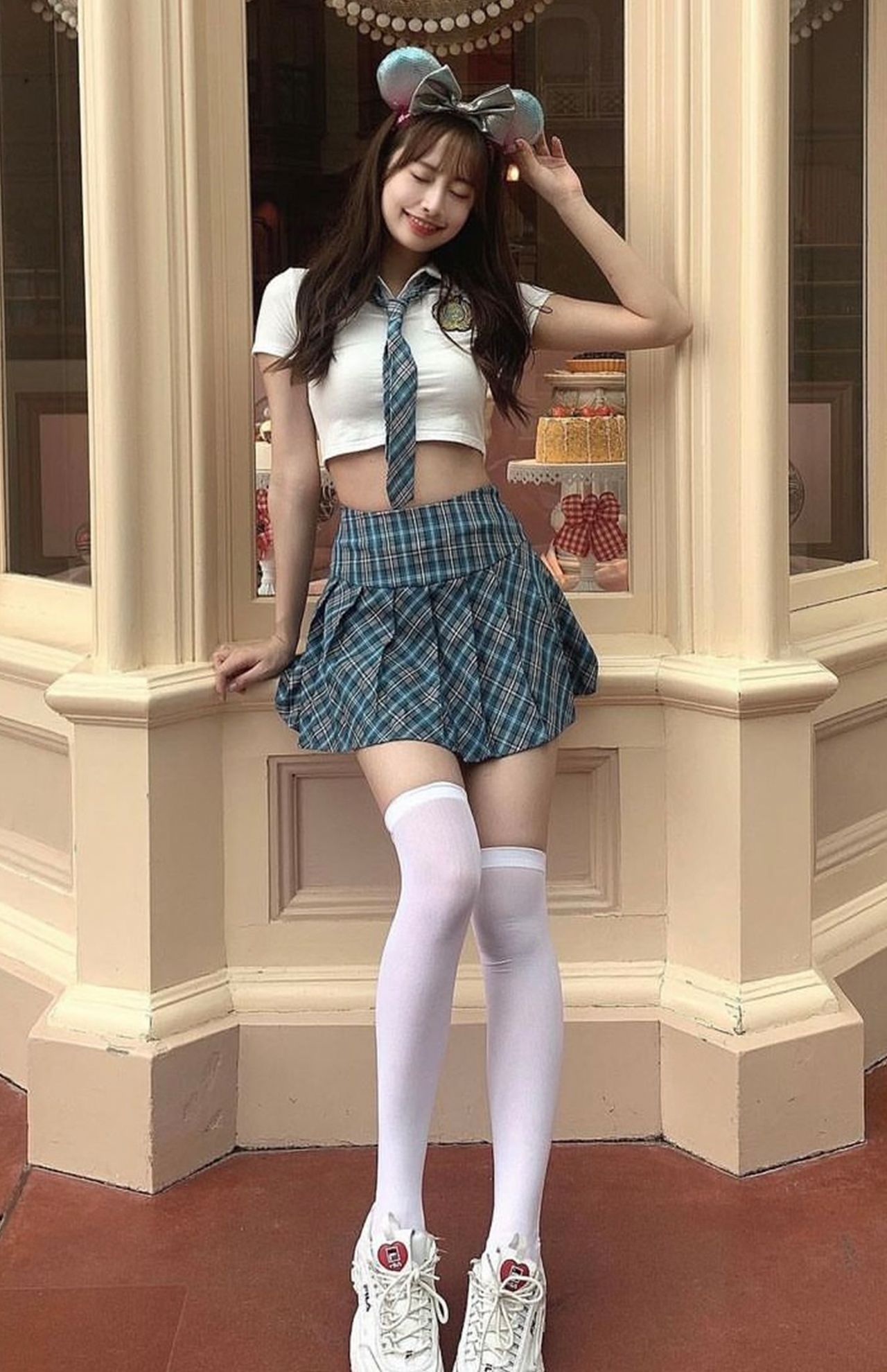 東京ディズニーランドを訪れた際のコーディネート（本人公式インスタグラムより）