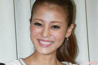 あびる優「いつまでも女！って感じ」“ほぼ夫”男性との公開イチャイチャに冷ややかな視線、“お騒がせ”を…