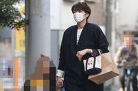 吉瀬美智子、休日散歩で娘に買い与えた「奇跡のおやつ」と “子育て専念” の理由