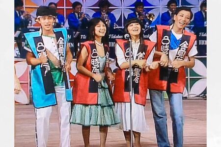 '82年『8時たヨ！全員集合』にて石川ひとみ、岩崎宏美、和田アキ子、石川ひとみと番組オープニングシーン
