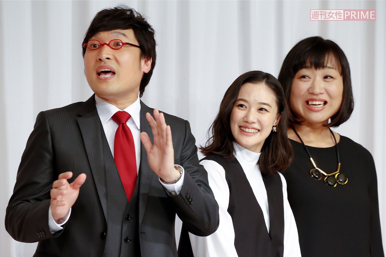 2019年6月、南海キャンディーズ・山里亮太と蒼井優の結婚会見に、相方の山崎静代も出席