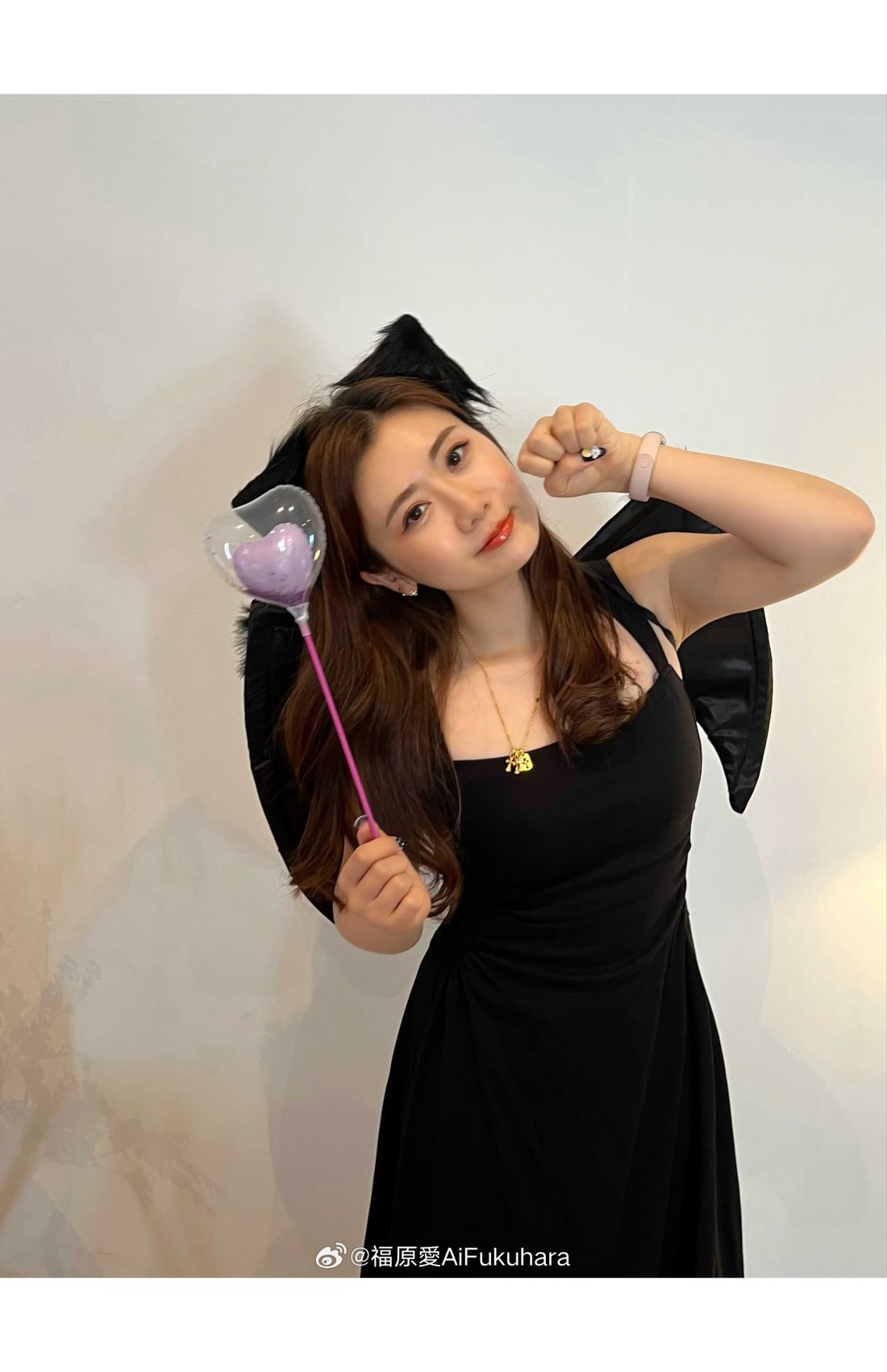ハロウィンにあわせてコスプレを披露した福原愛（本人のWeiboより）