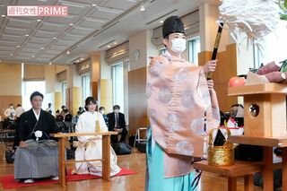 '21年11月22日、神前結婚式を行う原田龍二と原田愛