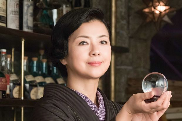 マリー（薬師丸ひろ子）　(c)NHK