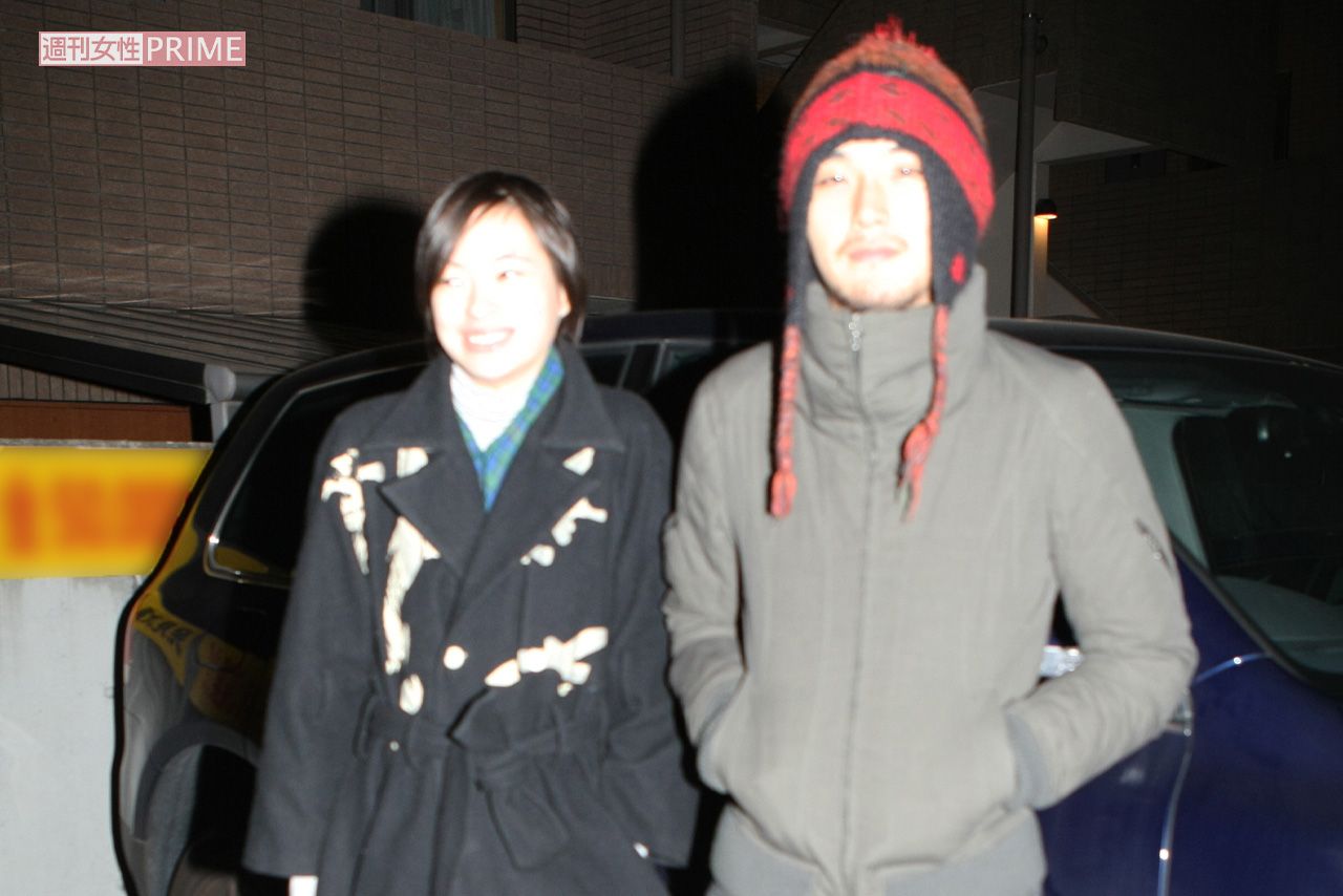 2009年1月、入籍間もない松田龍平と太田莉菜