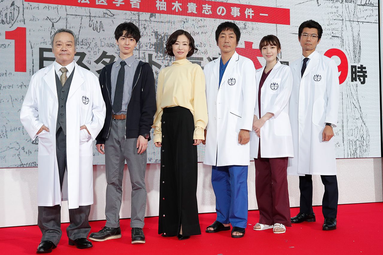 7月4日に行われた『サイン―法医学者 袖木貴志の事件―』（テレビ朝日系）の会見では主演の大森らと終始、笑顔で話していた松雪泰子（2019年）　撮影／伊藤和幸