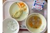 「わびしすぎ！」「戦後か」物価高騰で学校給食のメニュー減少、量も半分になるという恐ろるべき現状を打破するには