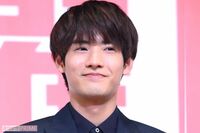 「歩道橋で義母を助けてくれた」男性が人気俳優の赤楚衛二だったというツイートがファンの間で話題に　所属…