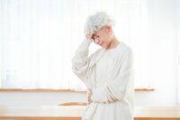 “国民病”緑内障予防に効く！眼科医も太鼓判、元祖ゴッドハンド清水ろっかんの「眼圧リセット」セルフケア