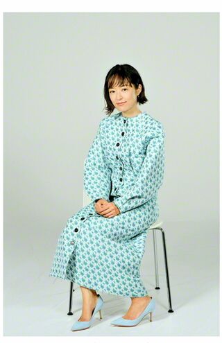 『聖教新聞』ウェブ版のインタビューに応える井上真央