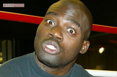 ボビー・オロゴンのプロボクサー息子、ジェイジェイ・オロゴンと対戦したナイジェリア人選手が素人と発覚!…