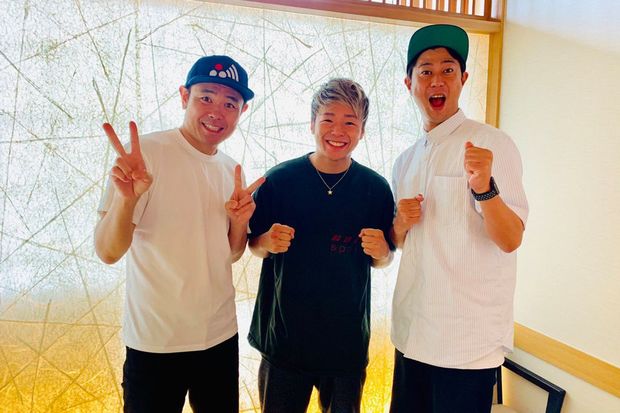 左から品川祐、武尊、パンサー尾形／パンサー尾形のTwitter（@ogaogaoga399）より