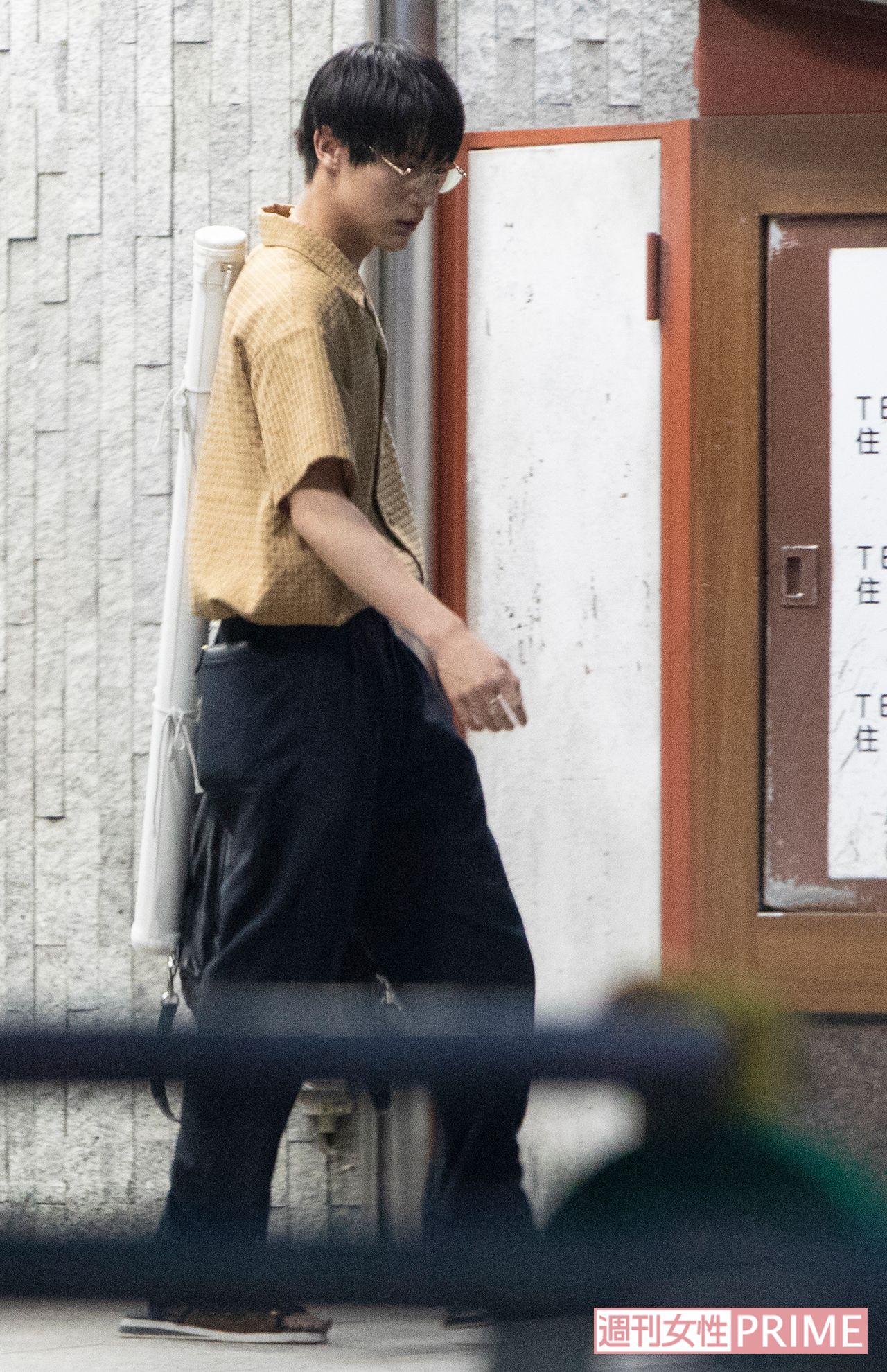 中川大志は役で使用した竹刀を背負っていた