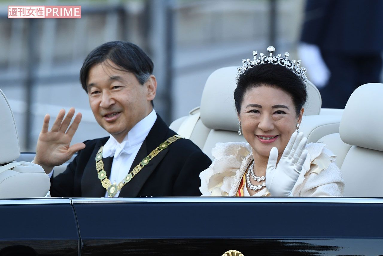 '19年11月、天皇陛下の即位を祝う祝賀パレードには約12万人の人々が沿道に集まり、天皇陛下と雅子さまをお祝いした