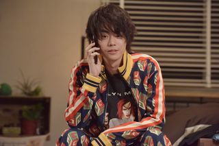 “ギリギリアウト”がコンセプトの幸人のファッション。(c)日本テレビ