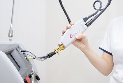 来る“シモの世話”に備え…、「介護脱毛」をしておくアラフィフ女子が増えている！