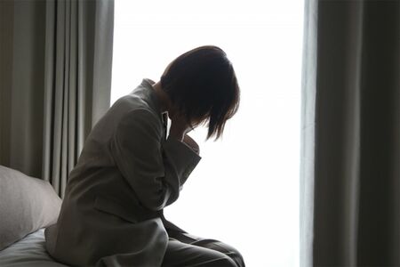 更年期のさまざまな不調は心身共に性行為を避けるようになってしまう　※写真はイメージです