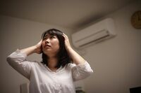 踏切・商業ビル・室外機…大音量でトラブル化しやすい“公共騒音”、耐え難い体験談を集めた