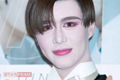 Matt、母との“親子ショット”が話題「むしろ父親似」独特ビジュアルへの指摘も「お人形みたい」