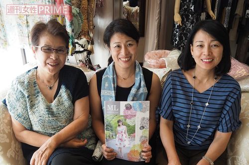 田中結加氏（中央）。活動は地域女性の草の根運動で広がる