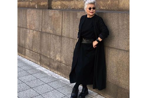 年を忘れてハードに攻める全身“黒”コーデ（木村さん）