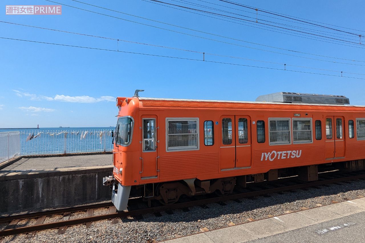 人気ドラマ『東京ラブストーリー』ロケ地に使われた伊予鉄道の梅津寺駅　撮影／編集部