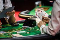 「1億円が10分でパー」「3万円が3億円に!」カジノ界の“天国と地獄”に震えとまらず