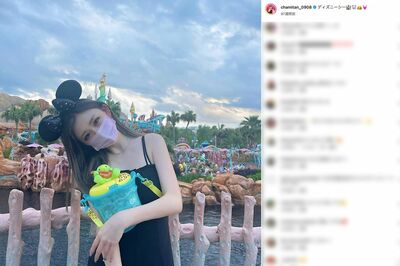 ディズニーシーで“ミッキー”のカチューシャをつけるゆうちゃみ（公式インスタグラム）