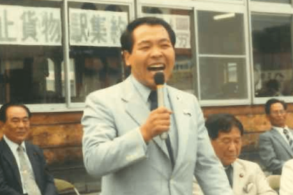 1980年8月、足寄駅前での演説