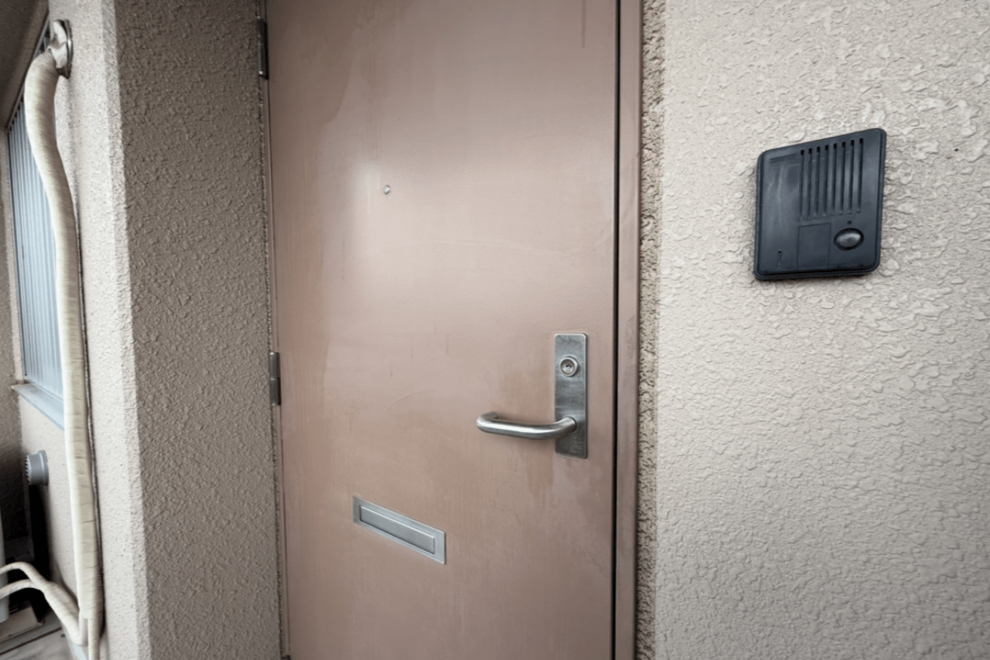 【さいたま市岩槻区】73歳母を殴打し殺害し“踊り場に死体遺棄”、44歳息子を逮捕「罵倒されて耐えられなか…