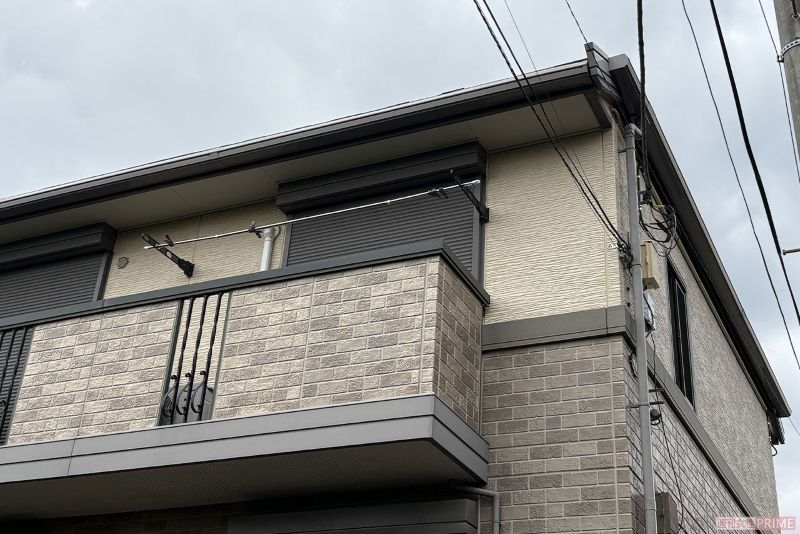 園田容疑者宅のベランダにあった洗濯物は取り込まれていた