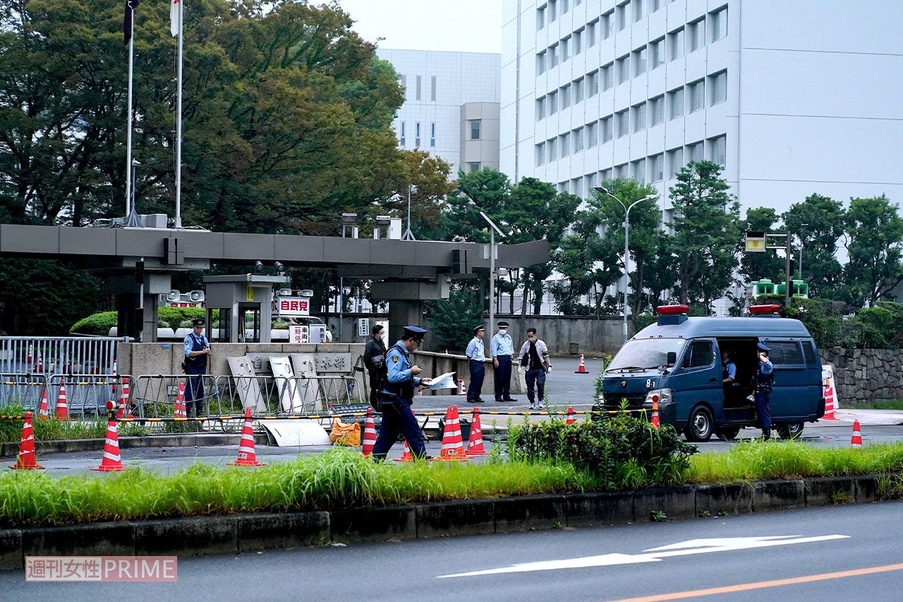 10月19日の早朝、臼田敦伸容疑者が火炎瓶を投げ込んだ自民党本部前