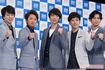 嵐(左から、櫻井翔、大野智、相葉雅紀、二宮和也、松本潤)