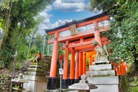 人気観光地の新たな課題は「インバウンド向けの分煙対策」！ 6か国語表示やピクトグラムで情報周知も試行錯…