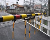 急増する産後うつ「息子を抱いて踏切の前に立っていた」