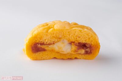 【ピザまん】第4位　ファミリーマート　とろ～りチーズの濃厚ピザまん／140円　撮影／山田智絵