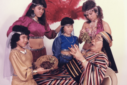 お子さんの幼少期にクリスマスカード用に撮った家族写真