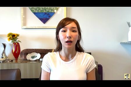 反社交際疑惑を否定する加護亜依（公式YouTubeより）