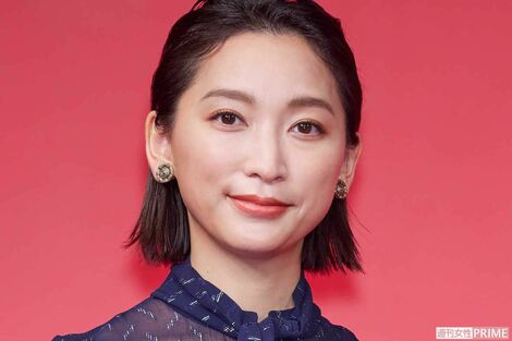 杏、40歳の“腹チラ”&大胆美脚ショットに「美しすぎ」の声…3児の母が見せたパリコレ仕込みの圧倒的オーラと私生活とのギャップ