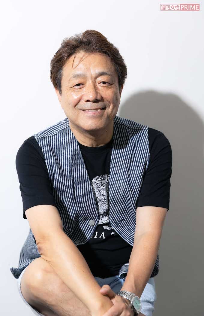 ながえ・けんじ　1964年、大阪府生まれ。'81年『欽ドン！』で本格デビュー。番組共演者の山口良一、西山浩司とともに「イモ欽トリオ」を結成。シングル『ハイスクールララバイ』は160万枚を超える大ヒットに。俳優としても、ドラマや映画で活躍。還暦を迎えた今年、ニューアルバム『Back to Baby』が発売中。ライブの詳細は、https://www.facebook.com/nagaekenjiまで。　撮影/矢島泰輔