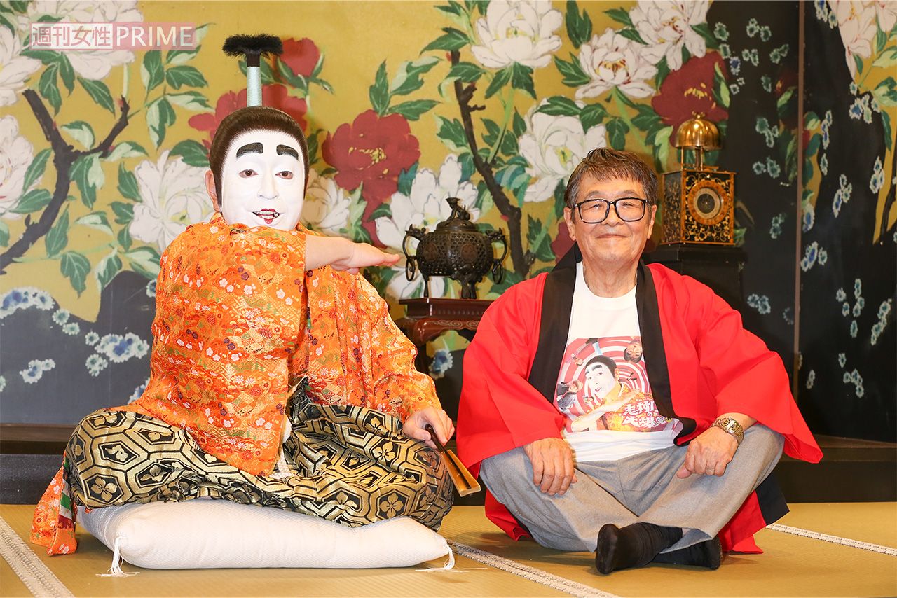 2021年、『志村けんの大爆笑展』で、“バカ殿”人形とツーショットを撮った仲本工事さん