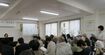 月1回の講演会は、カフェが満席になるほど