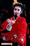 初舞台『阿国』で踊り子を演じた